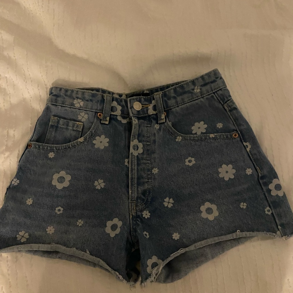 simple society floral shorts